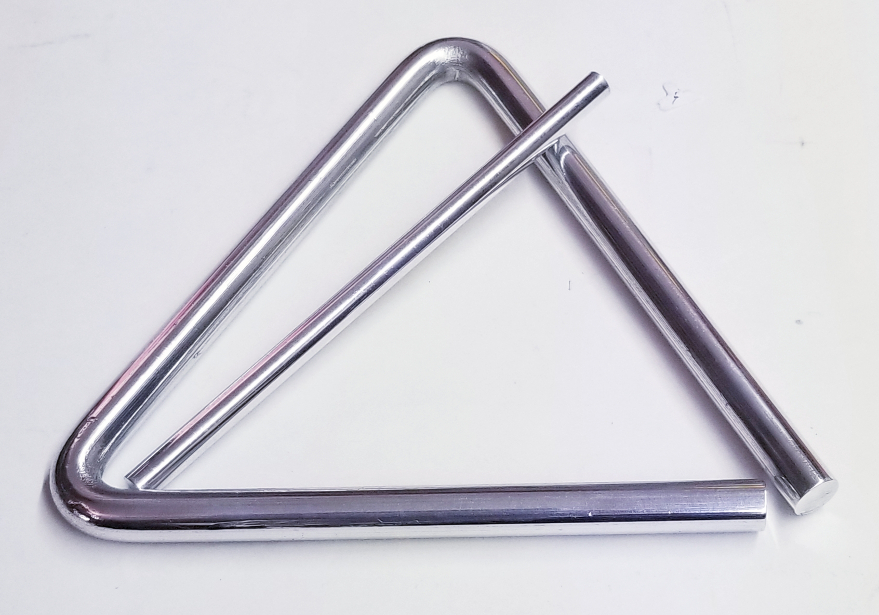 TRIANGULOS ALUMINIO 15 cm x LADO, CON golpeador, COLORES infanti