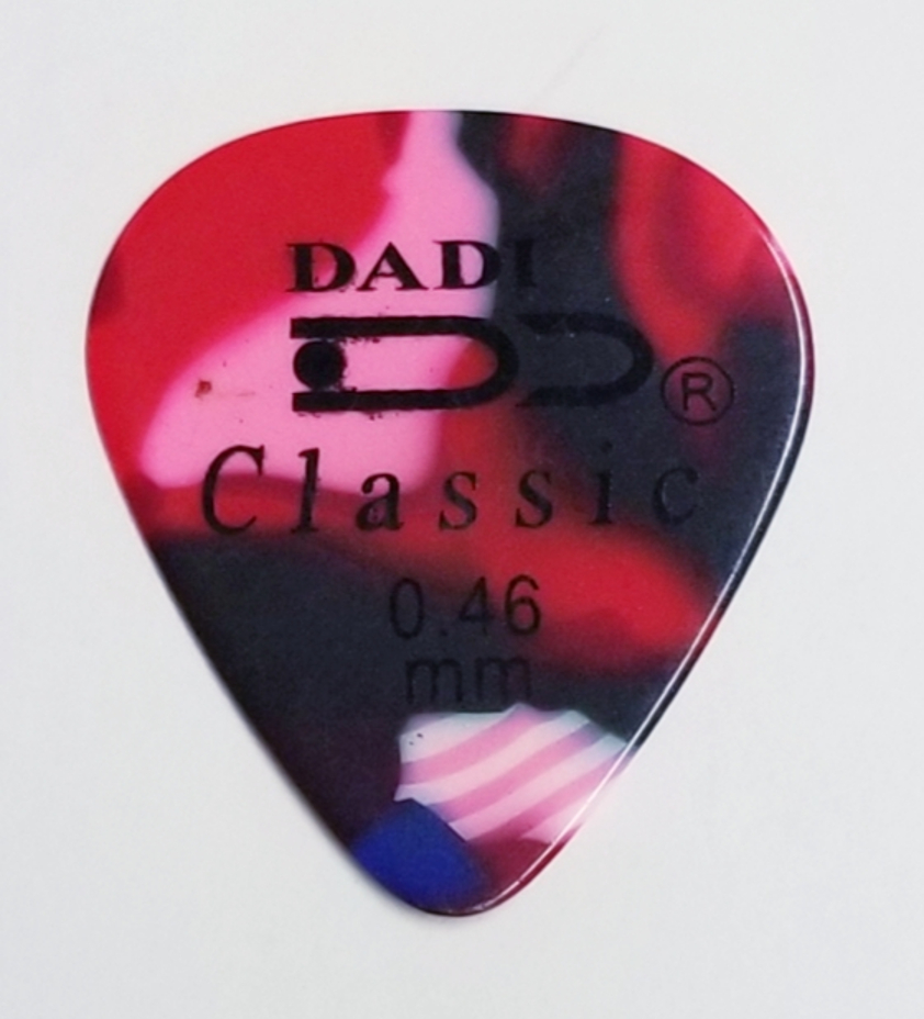 Plectrum Dadi Classic medium, drop-shape for guitars - Click Image to Close