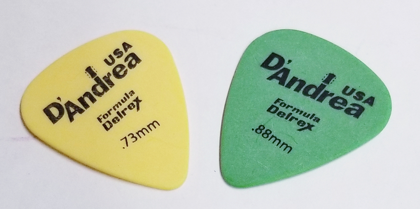 D´Andrea imported, medium plectrum – assorted colors - Click Image to Close