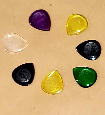 drop shape plectrum, for guitar and bass, Alice