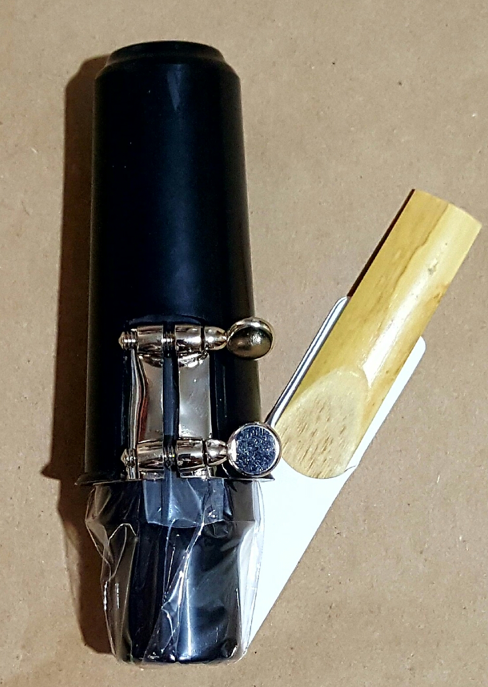 Mouthpiece for tenor SAX with ligature and reed (piece)