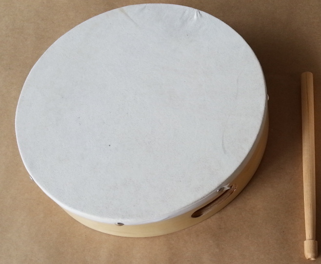 (imagen para) PANDERETA MADERA CON PIEL CIRCULAR PARA DANZA, UNA BAQUETA, 10"
