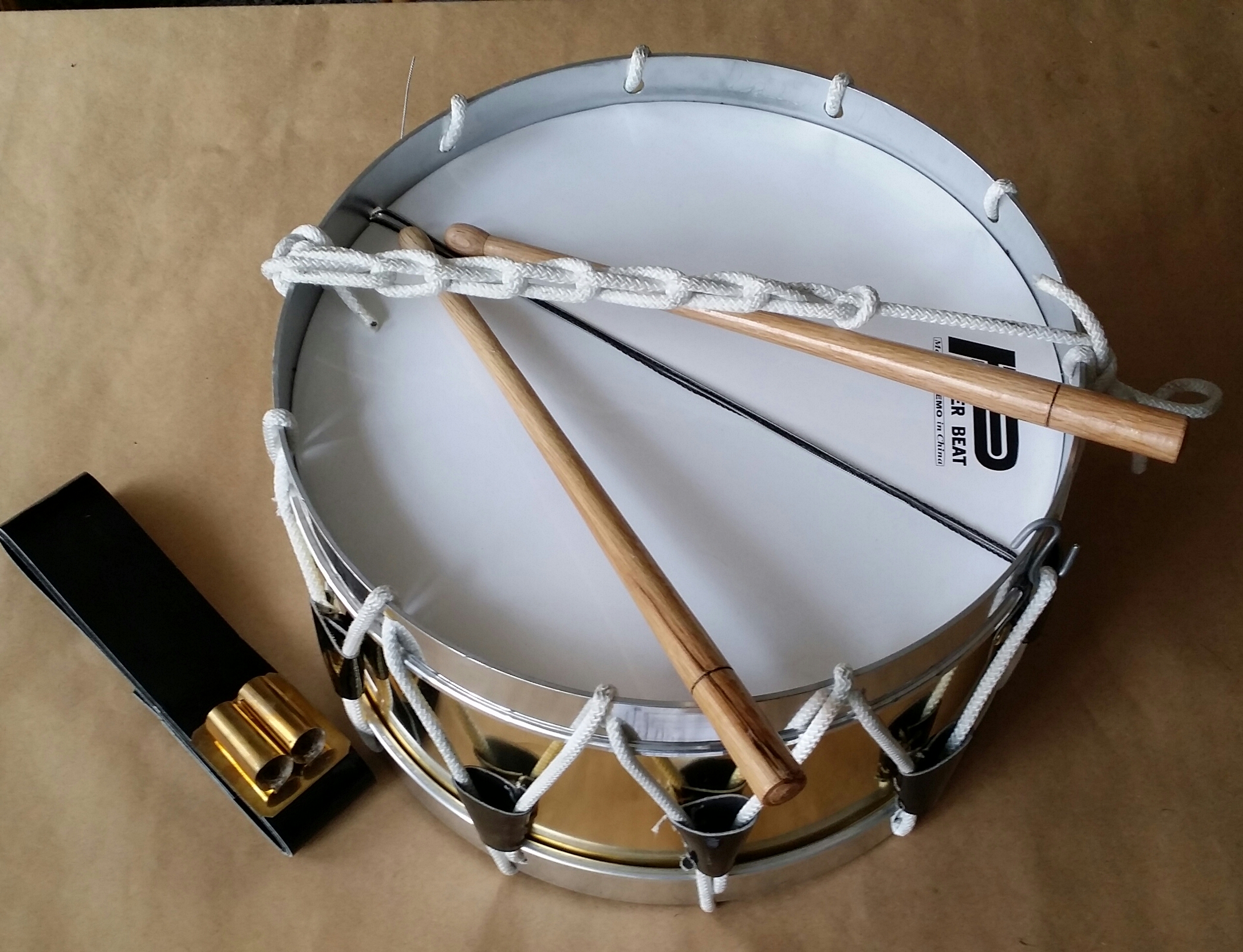 (image for) Band Drum 15” , brass and aluminum rim w/ drumsticks