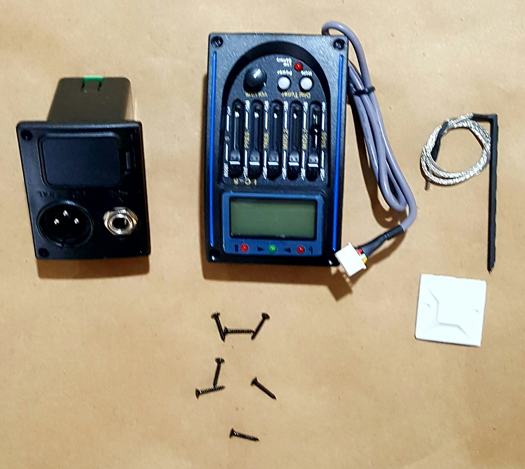 (imagen para) PASTILLA MICROF con preamp, ecualiza 5 bandas y afinador (pz)