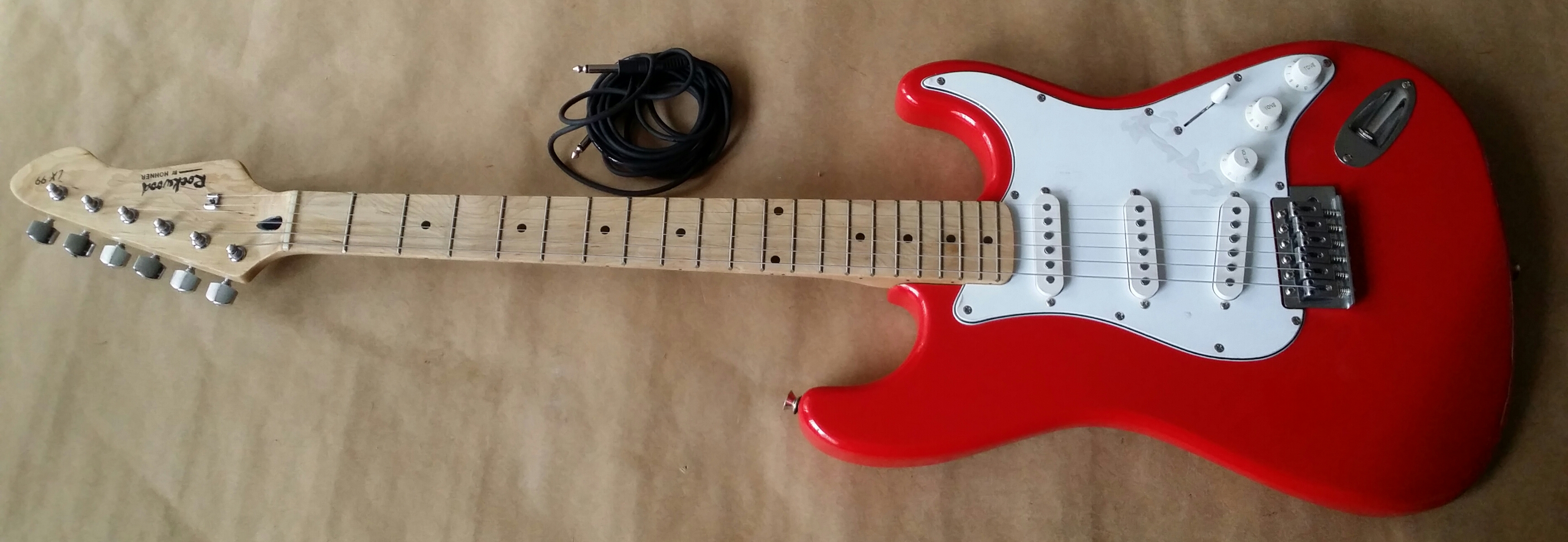 (image for) Electric guitar LX99 with cable and tahali, Hohner (pc)
