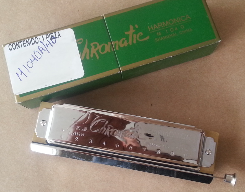 (imagen para) ARMÓNICA LARK 40 VOCES CROMATICA CROMADA C/BOTÓN