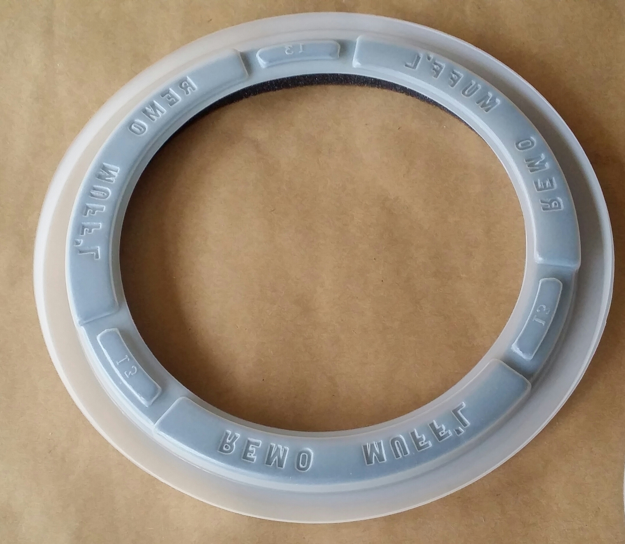 (imagen para) SORDINA REMO Blanco con Negro Para PARCHE Sintético de 13"