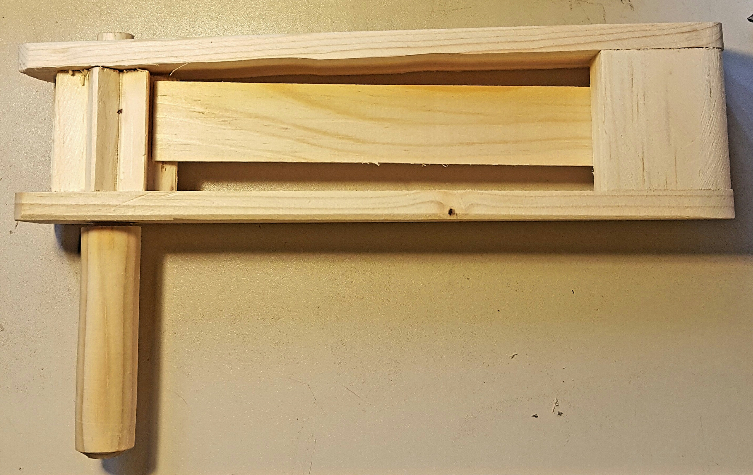 (imagen para) MATRACA Artesanal de madera 27 cm (pz)