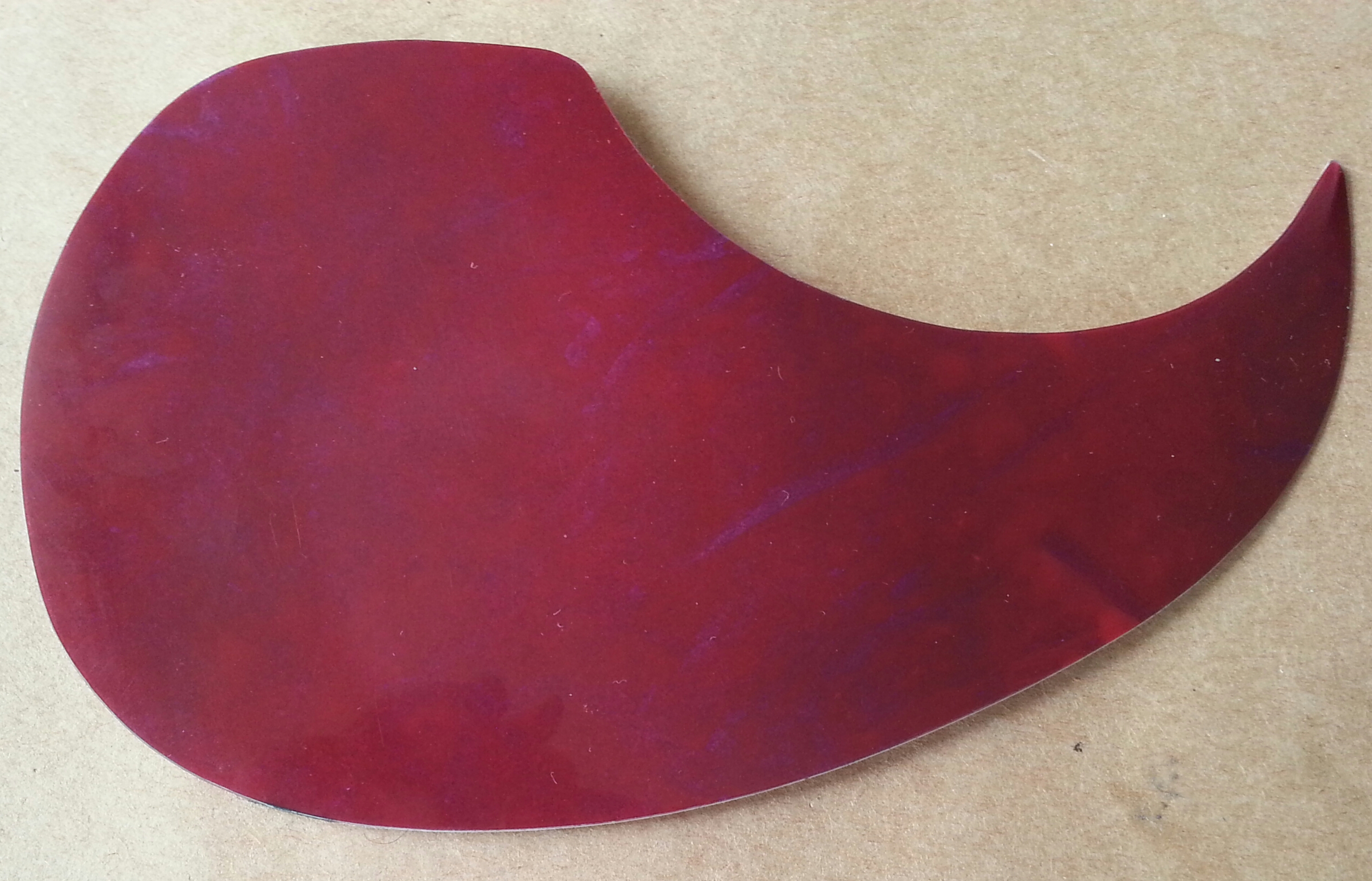 (image for) scratchplate pickguard red, tortoiseshell, teardrop for guitars