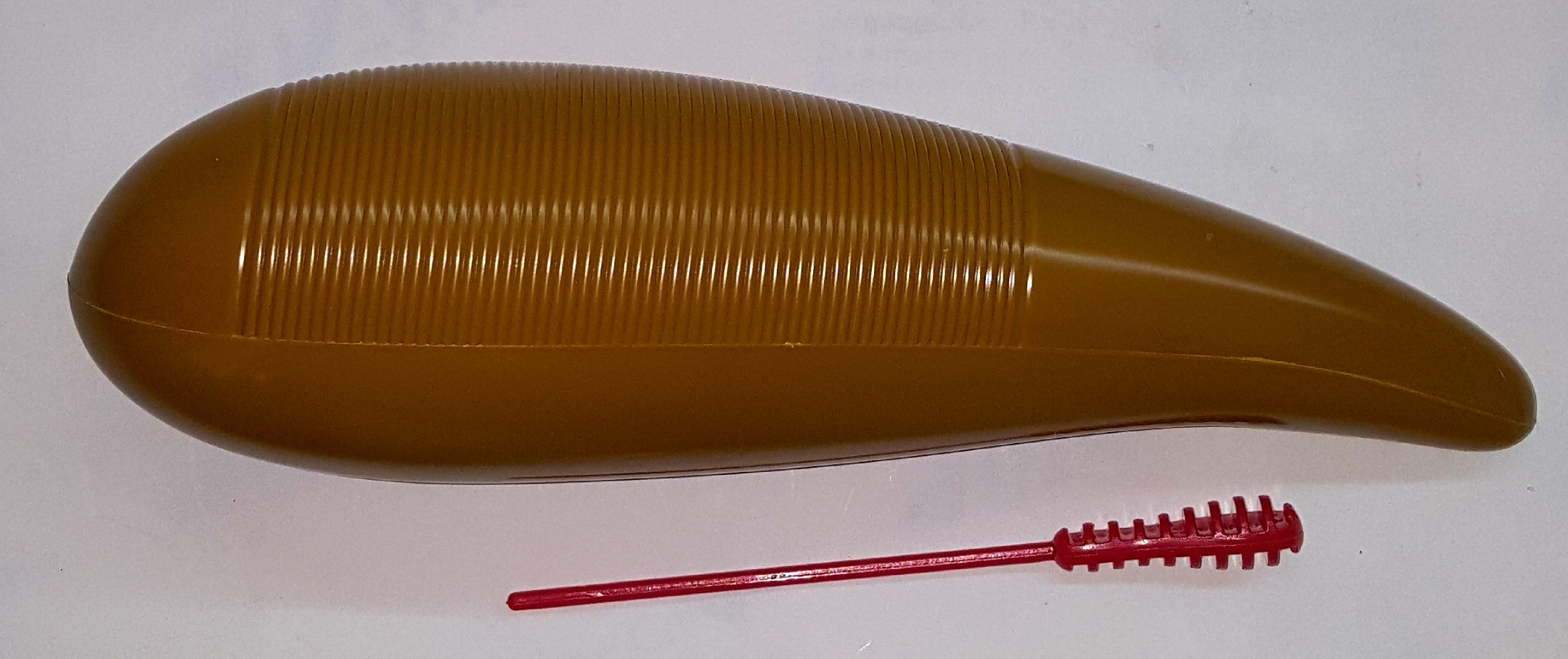 (imagen para) GÜIRO PLASTICO CON RASCADOR 32 X 11 cm (PZ)