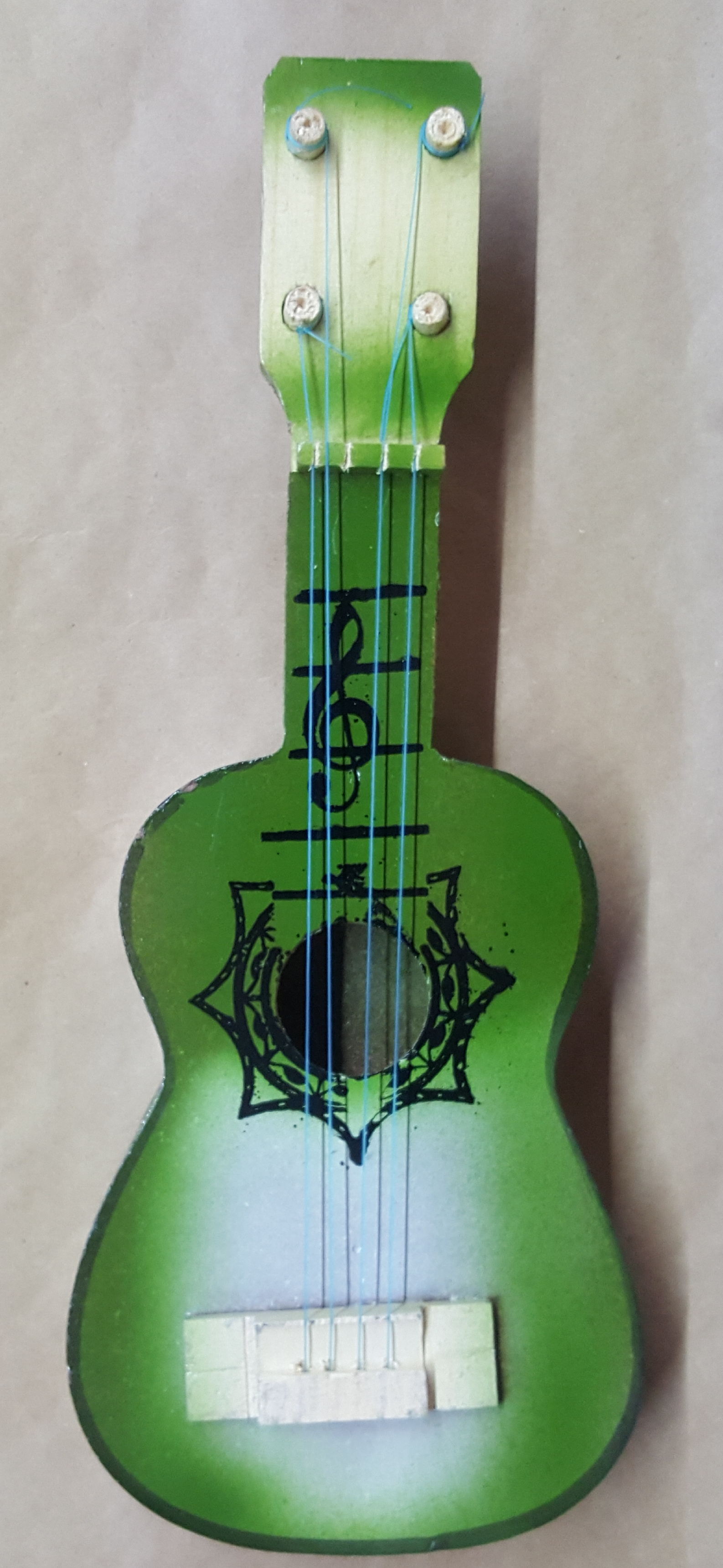 (imagen para) Guitarras decorativas yucas folklóricas mini, 37 cm (pz)